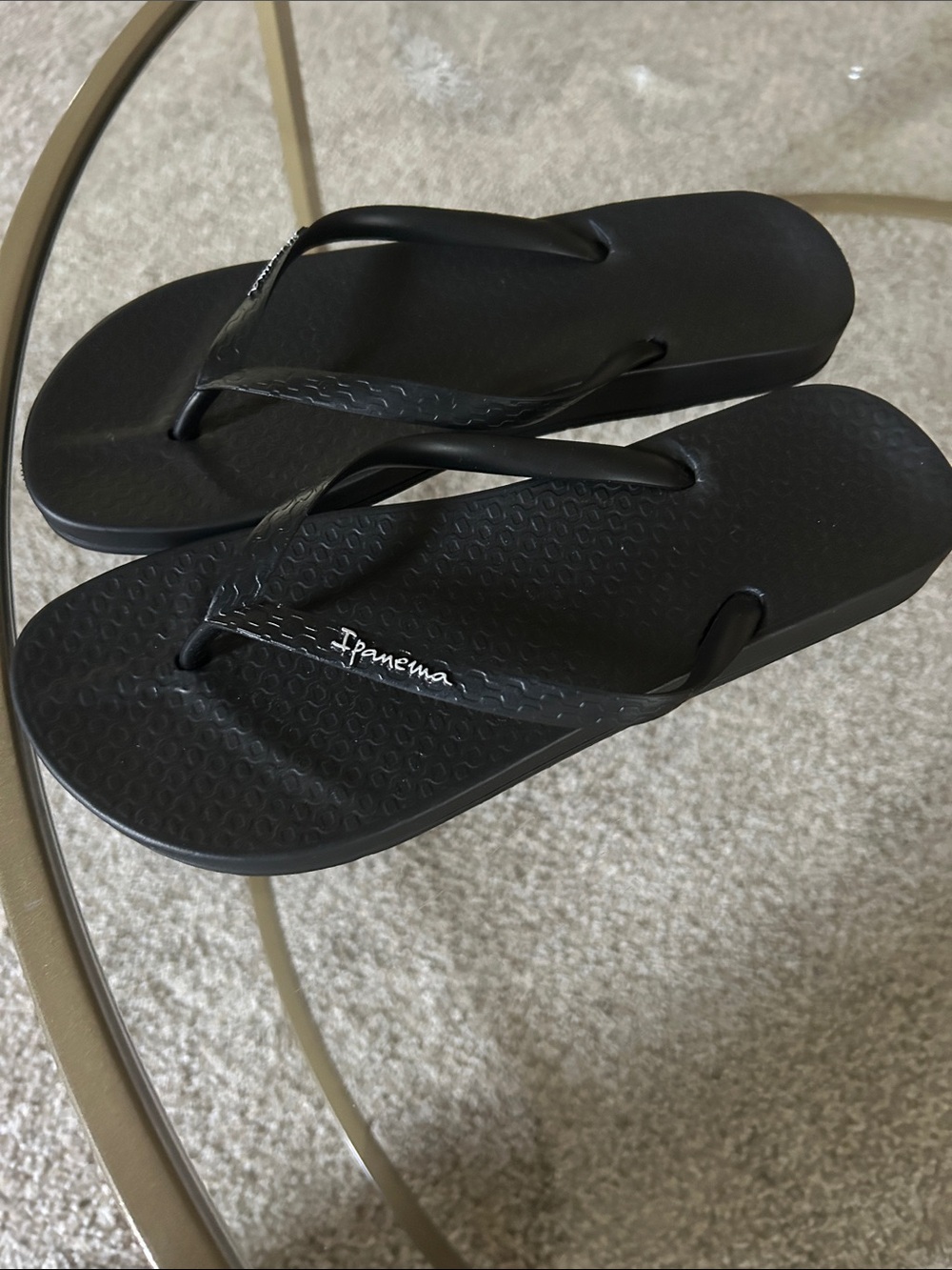 Ipanema Women’s Black Textured Flip Sandals - Picture 2 of 3